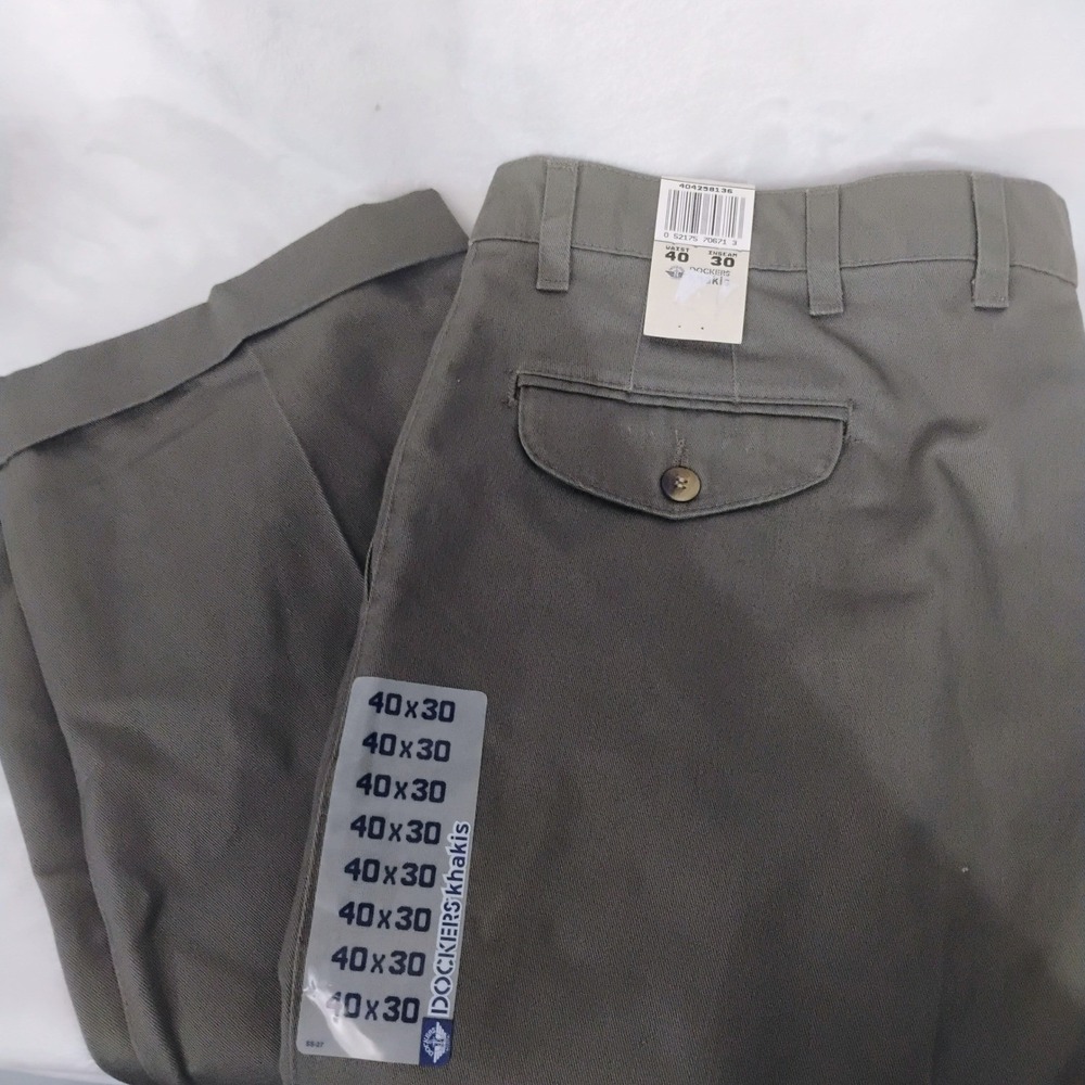 Vtg Dockers Khakis Mens 40x30 Loose Fit Pleated Cuffed Olive Green Pants USA NWT